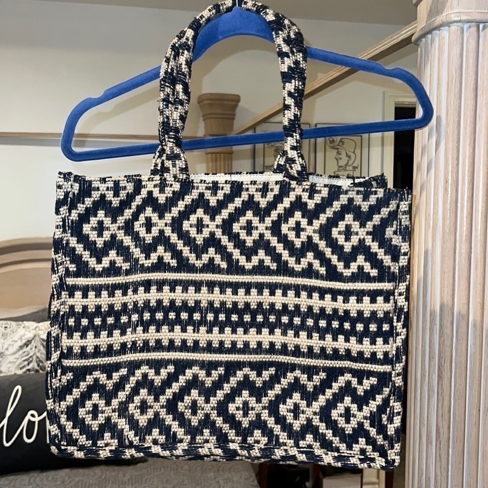 H&M Womens Blue & Beige Woven Hand Bag
